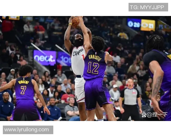 篮网与雷霆精彩对决完整版回顾全场亮点与精彩瞬间分析