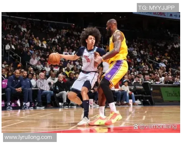 湖人对阵奇才精彩直播回顾与赛后分析全方位解读比赛亮点与球员表现 湖人对阵奇才精彩直播回顾与赛后分析全方位解读比赛亮点与球员表现