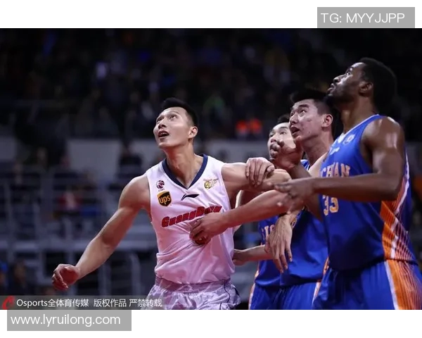 2018年新疆与广东季后赛对决回顾及精彩瞬间分析