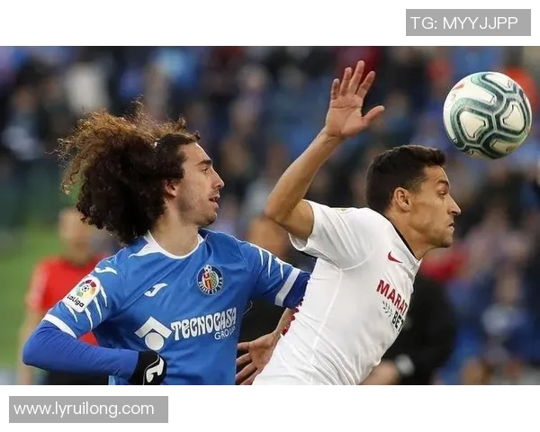 拉努斯与飓风的激烈对决揭示足球战术的博弈与激情碰撞