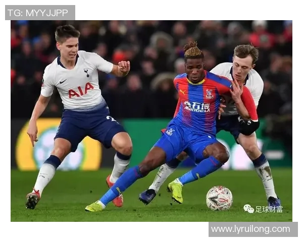 河床队与查卡里塔青年队的激烈对决展现足球魅力与团队精神