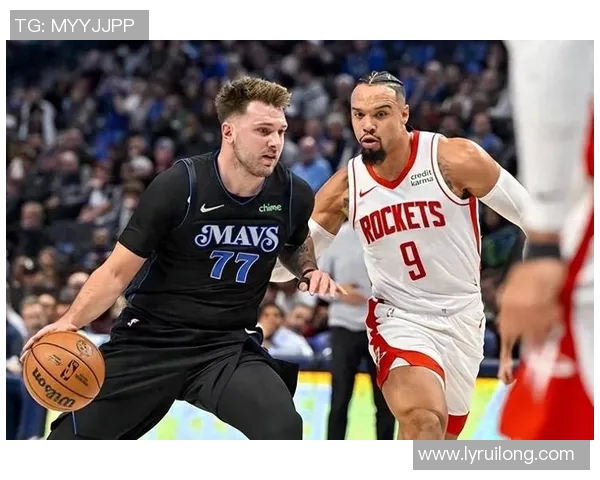 雷霆与小牛首节激战精彩回顾双方球员表现与战术分析 雷霆与小牛首节激战精彩回顾双方球员表现与战术分析