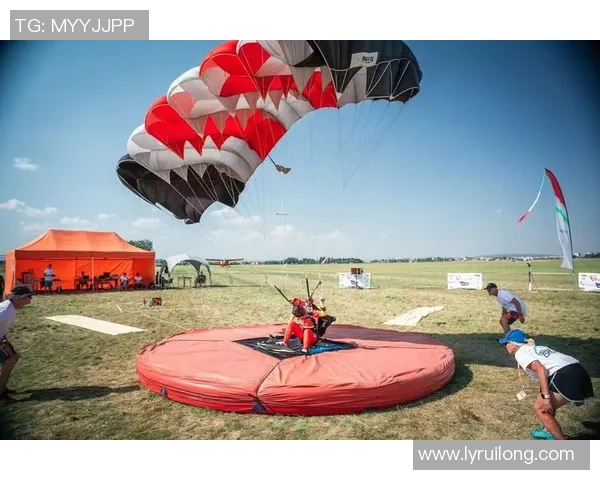 中国对阵捷克的精彩较量将在26号上演,期待两队的巅峰对决与精彩表现 中国对阵捷克的精彩较量将在26号上演,期待两队的巅峰对决与精彩表现