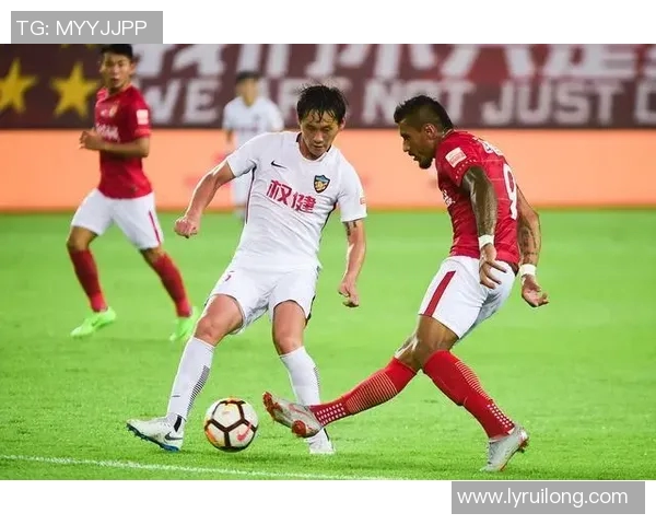 权健与上港2018年对决回顾：激情碰撞与战术较量的精彩瞬间