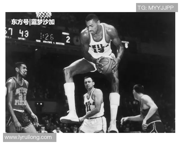 篮球硬汉明星的传奇人生与赛场背后的不屈精神揭秘