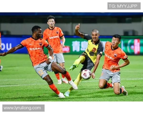 深圳足球队实力引发热议球迷与专家对球队表现的分歧分析